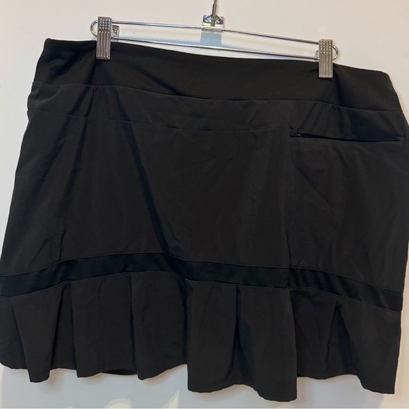 Nike dry fit Xl skirt with built in shorts - Picture 4 of 10